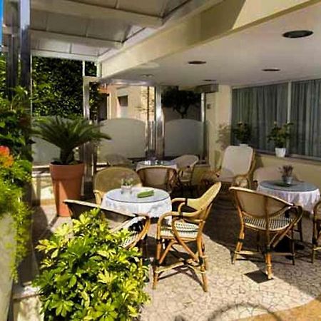 Hotel Acerboli Rimini Eksteriør billede